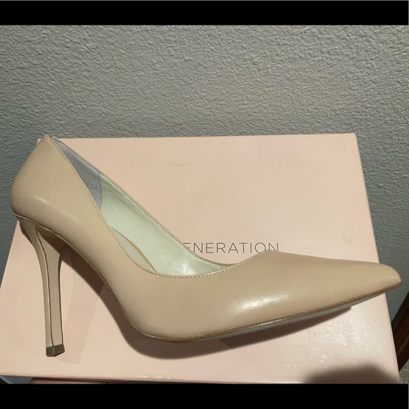COPY - Bcbg Generation pumps in nude. Classic. Elegant work/cocktail/formal. - Picture 2 of 2